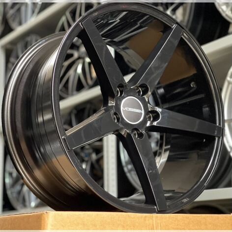 Литые диски Vossen VPS-303 8.5×R18 5×114.3