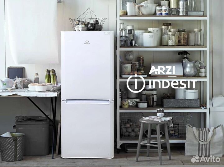 Холодильник Indesit 167 см