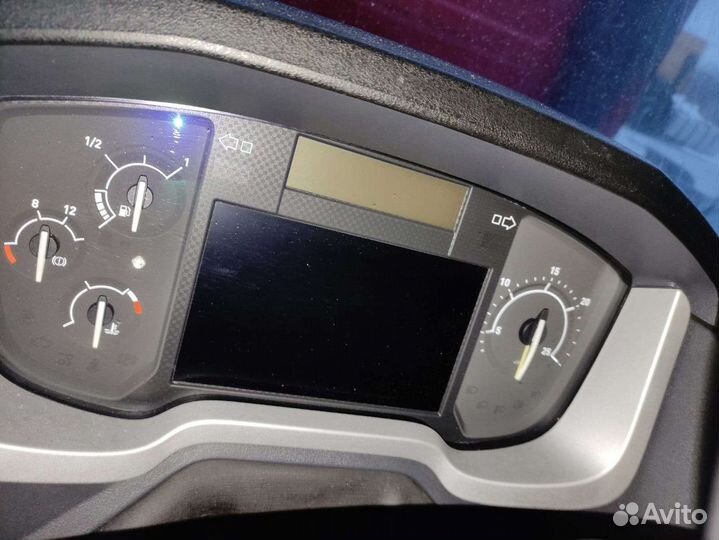 Панель приборов Renault T 2015 год