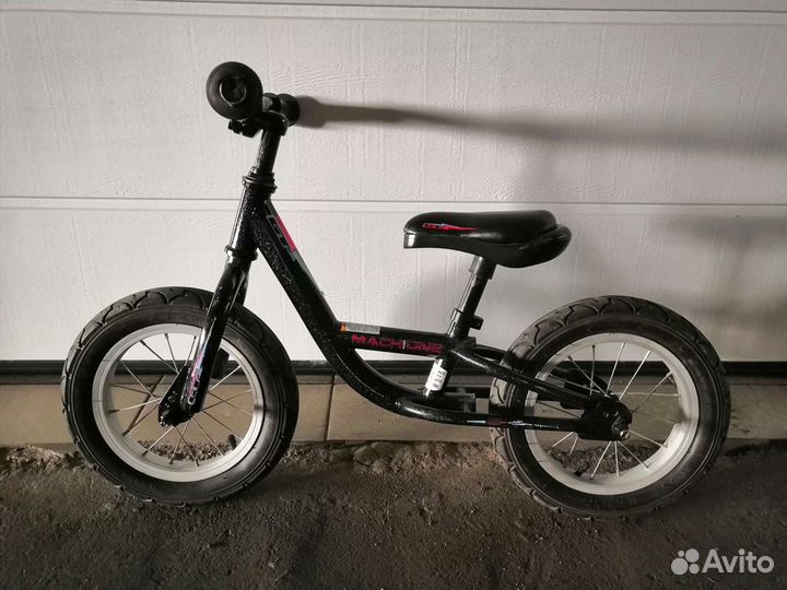 Беговел GT mach ONE push 12