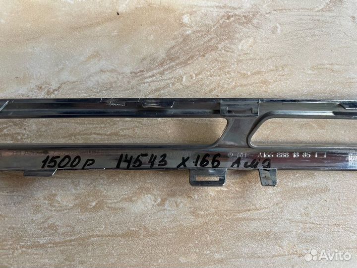 Молдинг решетки радиатора правый Mercedes Gls X166