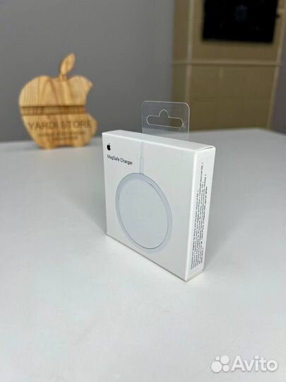 Беспроводное зарядное устройство Apple MagSafe