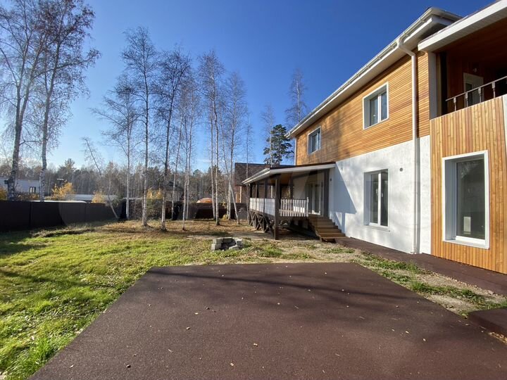 Коттедж 225 м² на участке 8,5 сот.