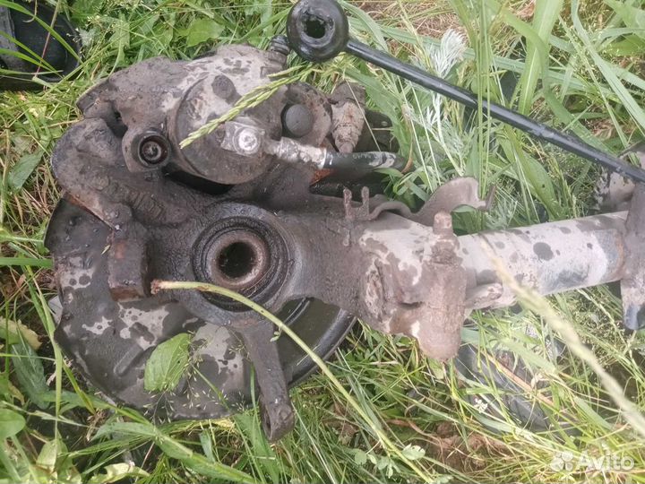 Кулак поворотный передний Skoda Fabia 1