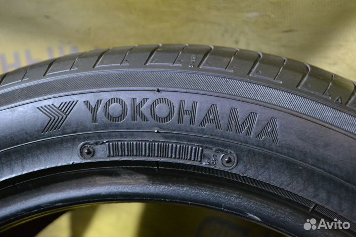 Yokohama Advan dB V552 215/50 R17