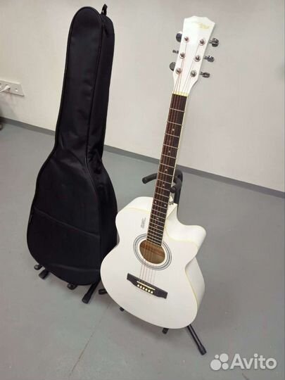 Акустическая гитара