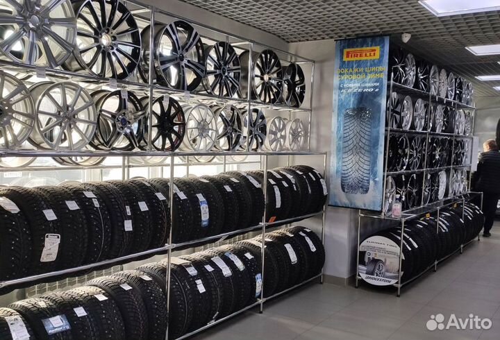 Bridgestone Blizzak Spike-02 SUV 215/60 R17