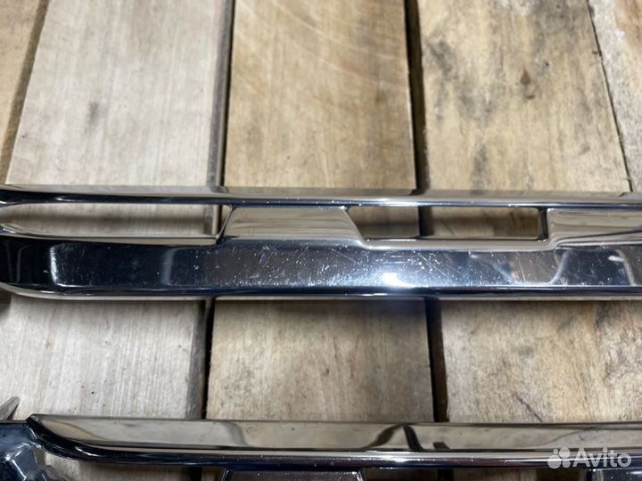 Накладка решетки радиатора Mitsubishi Pajero 4