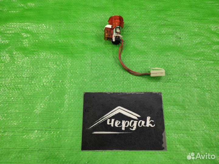 Гнездо прикуривателя / розетка VAG