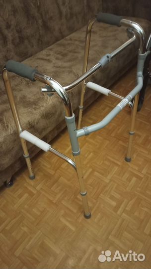 Инвалидная коляска новая