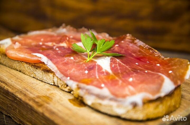 Хамон Serrano Bodega + хамонера Мадрид + нож