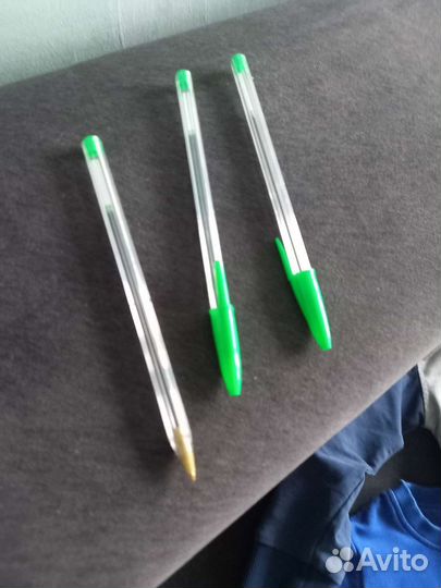 Шариковая ручка зелёная