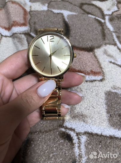 Часы женские новые