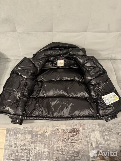 Пуховик Moncler montbeliard