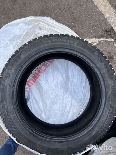 Kumho WinterCraft Ice Wi32 245/45 R18