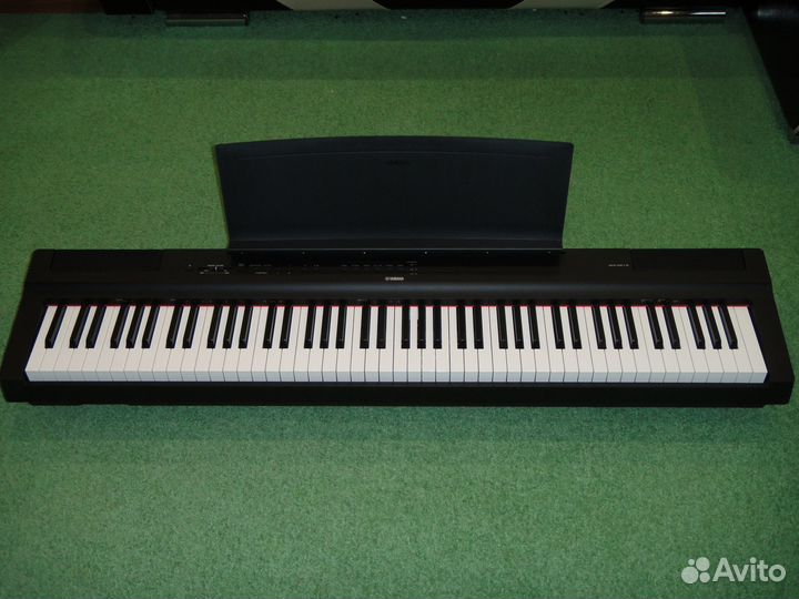 Цифровое пианино Yamaha P125 + Аксессуары