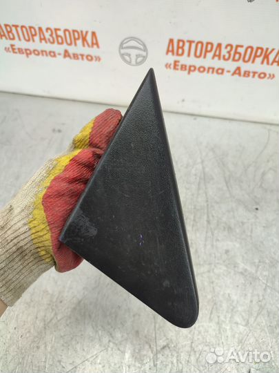 Накладка крыла правая передняя Ford Fusion