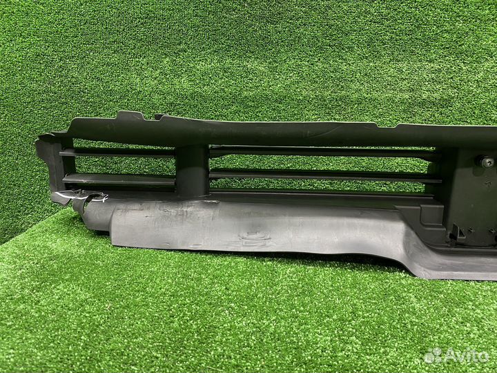 Воздуховод радиатора нижний (жалюзи) BMW X7 G07