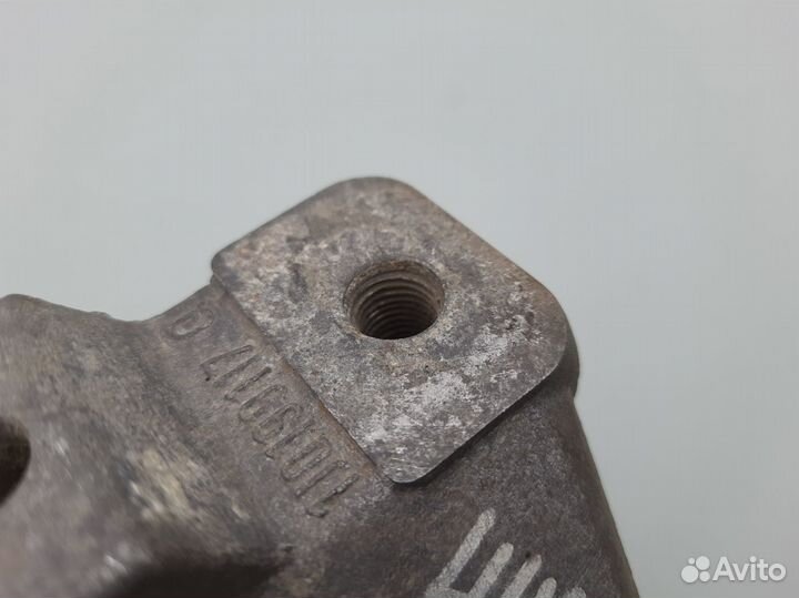 Кронштейн кпп Skoda Octavia A4