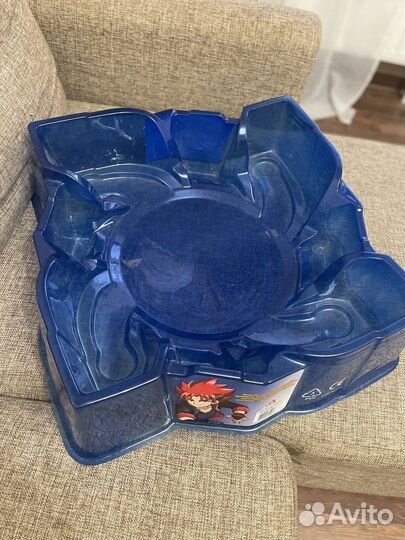 Арена для бейблейдов