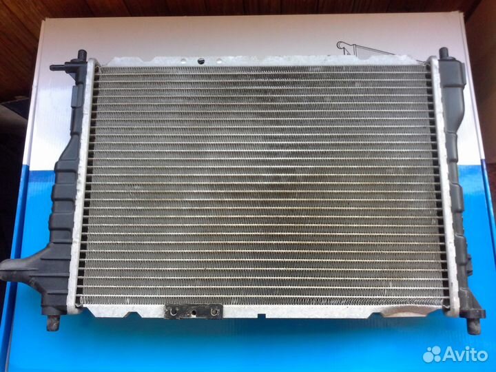 Радиатор охлаждения Chevrolet Spark II