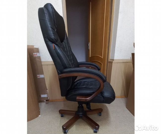 Кресло руководителя CH-406. В наличии