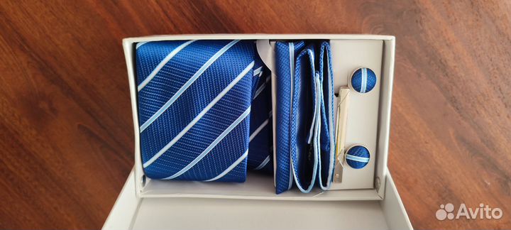 Галстук в подарочной упаковке