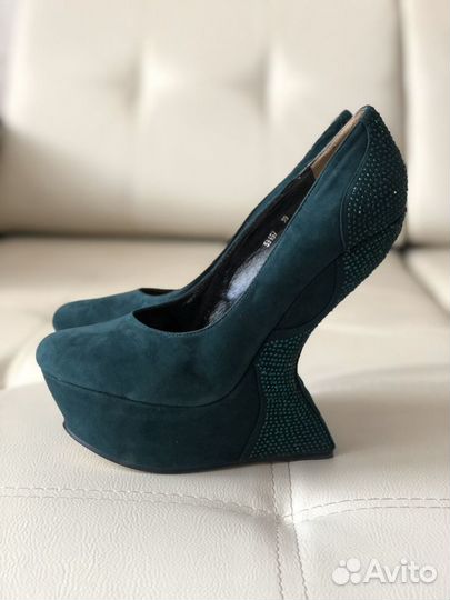 Дизайнерские Туфли на танкетке со стразами