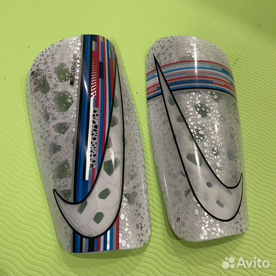 Щитки футбольные nike mercurial