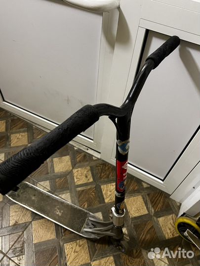 Трюковой самокат кастом в парк