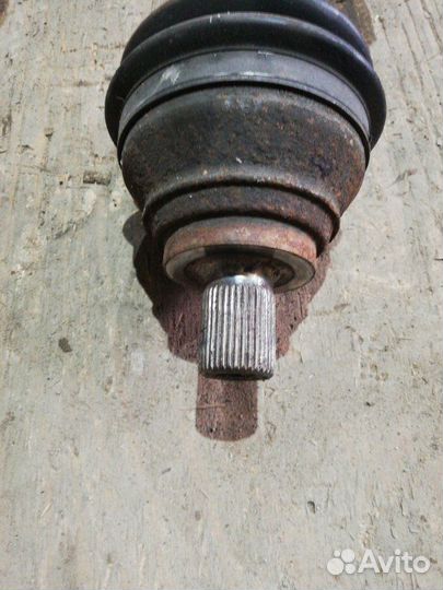 Привод передний левый Volkswagen Passat B6 BZB