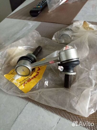 Продам стойки стабилизатора передние lexus gs 300