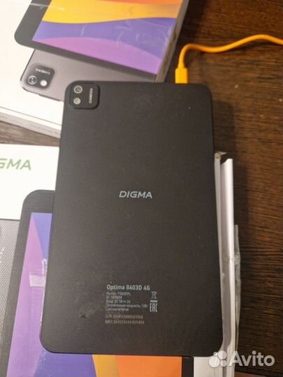 Планшет Digma optima 8403D