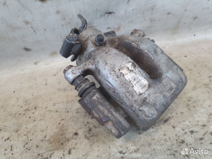 Суппорт задний левый Peugeot 3008 2015