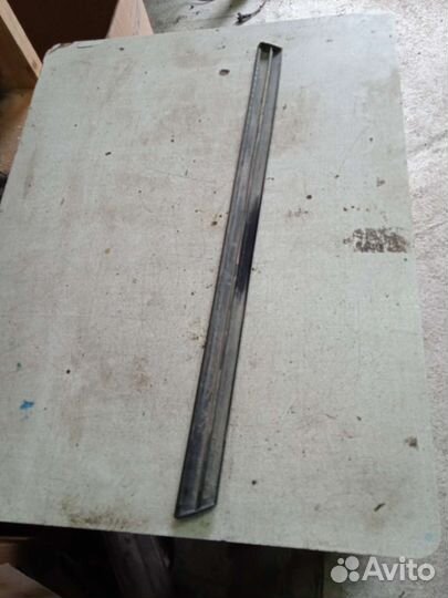 Молдинг задней левой двери audi a8 d2 ауди а8 д2