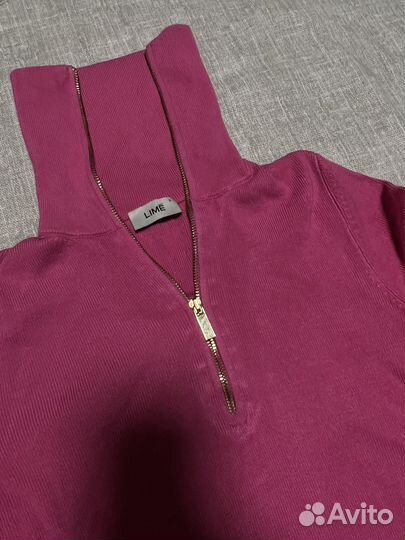 Кофта на молнии / свитер