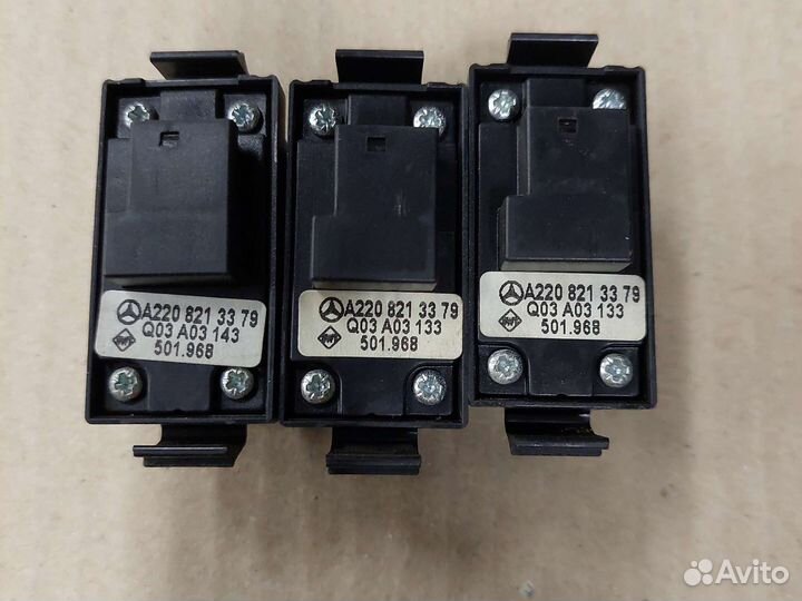 Кнопка стеклоподъемника Mercedes w220