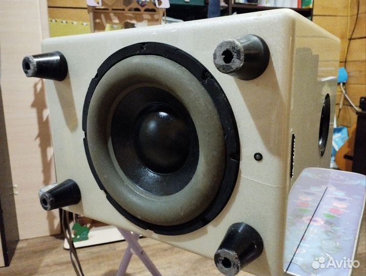 Активный сабвуфер