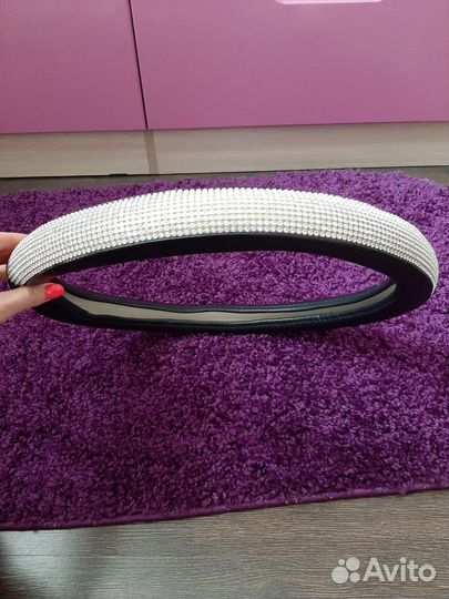 Оплетка на руль со стразами