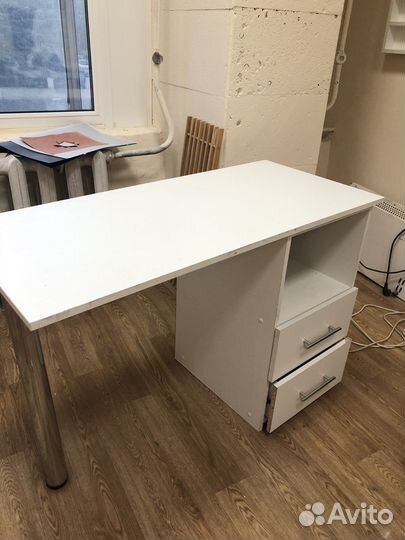 Стол для мастера маникюра бу