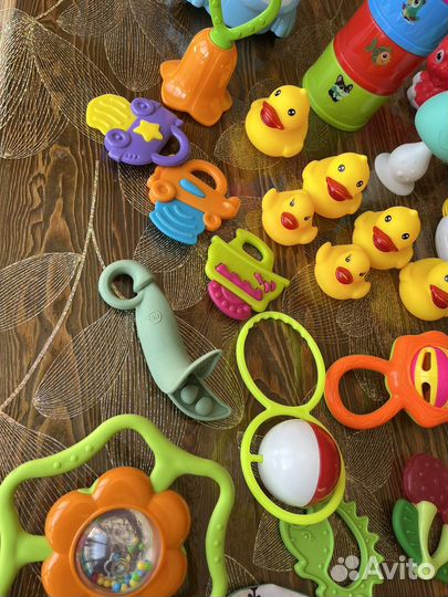 Развивающие игрушки (погремушки ) пакетом