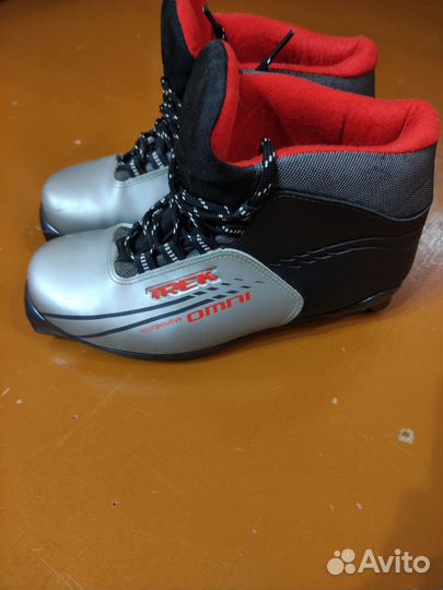 Лыжные ботинки SNS крепление 42 размер