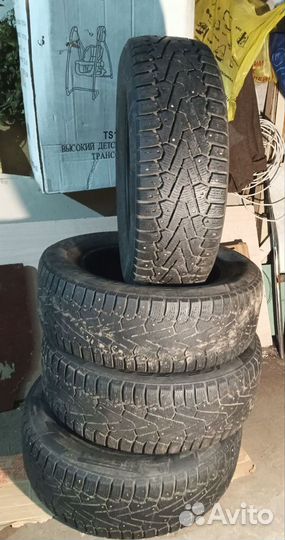 Pirelli Cinturato DV 82 10/12.5 R17