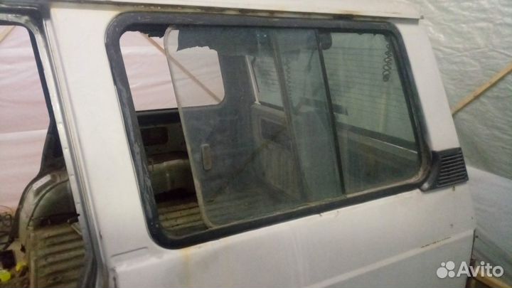 Стекла задние Nissan Patrol W160 W260