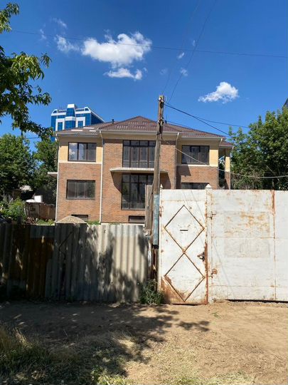 Дом 452 м² на участке 7,1 сот.