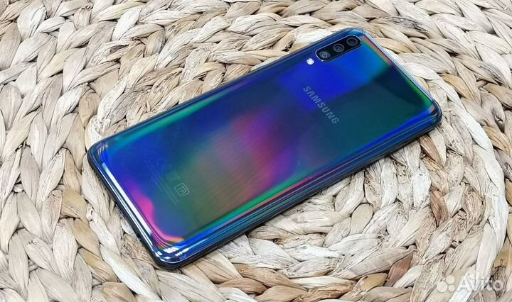 Samsung Galaxy A70, 6/128 ГБ