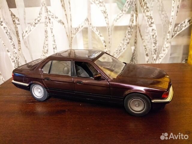 BMW E32 1:24 Германия
