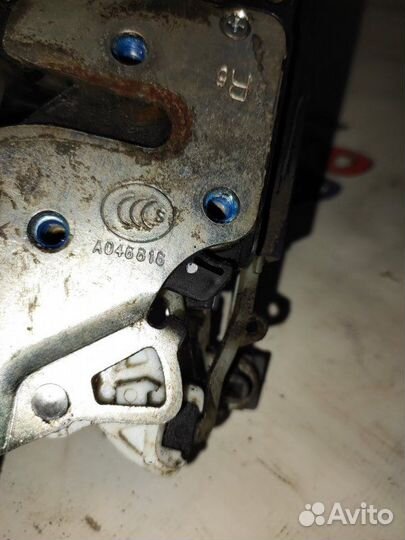 Замок боковой двери Chevrolet Lacetti седан 2008