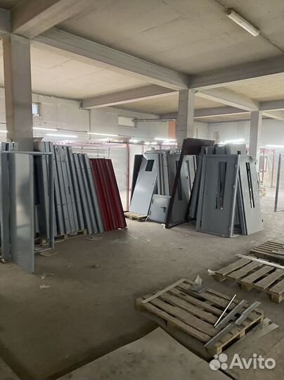 Двери тамбурные, подъездные