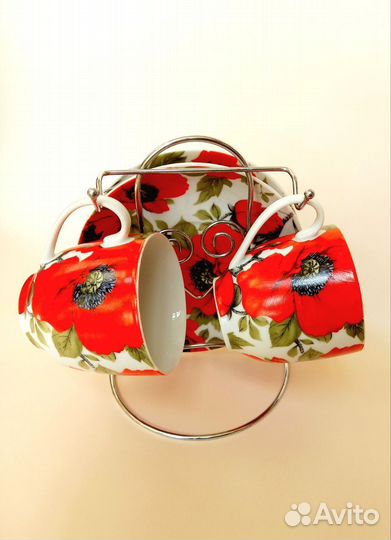 Чайные чашки с блюдцами на подставке новые